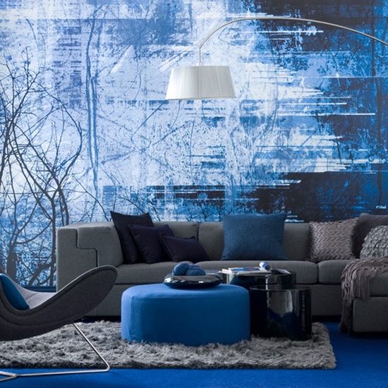 Интересная синяя цветовая схема для гостиной