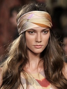 Весна-лето 2011: платки и шарфы на голову