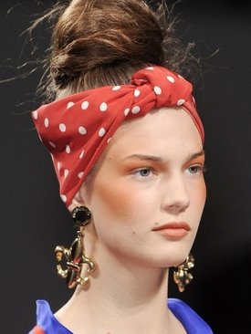 Весна-лето 2011: платки и шарфы на голову