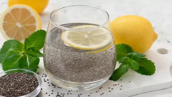 лимонная вода с семенами чиа