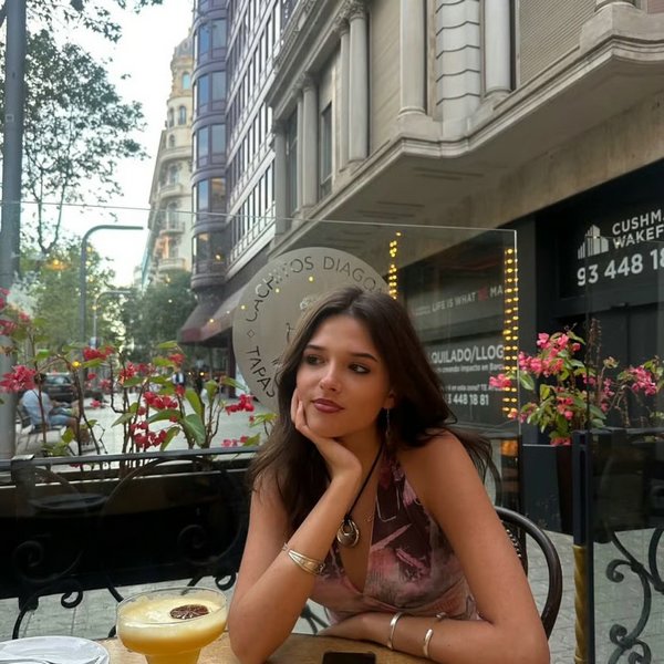 Изабелла Дэймон